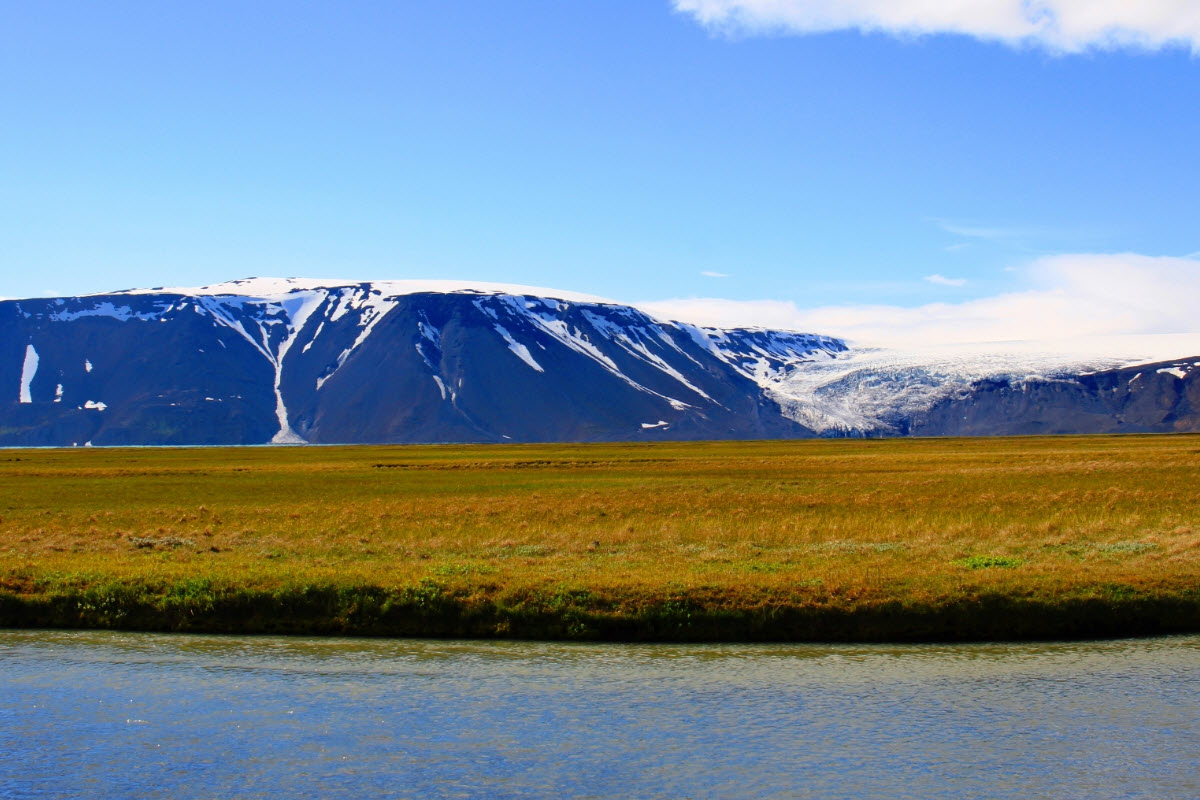 Langjokull is the second largest glacier in Iceland