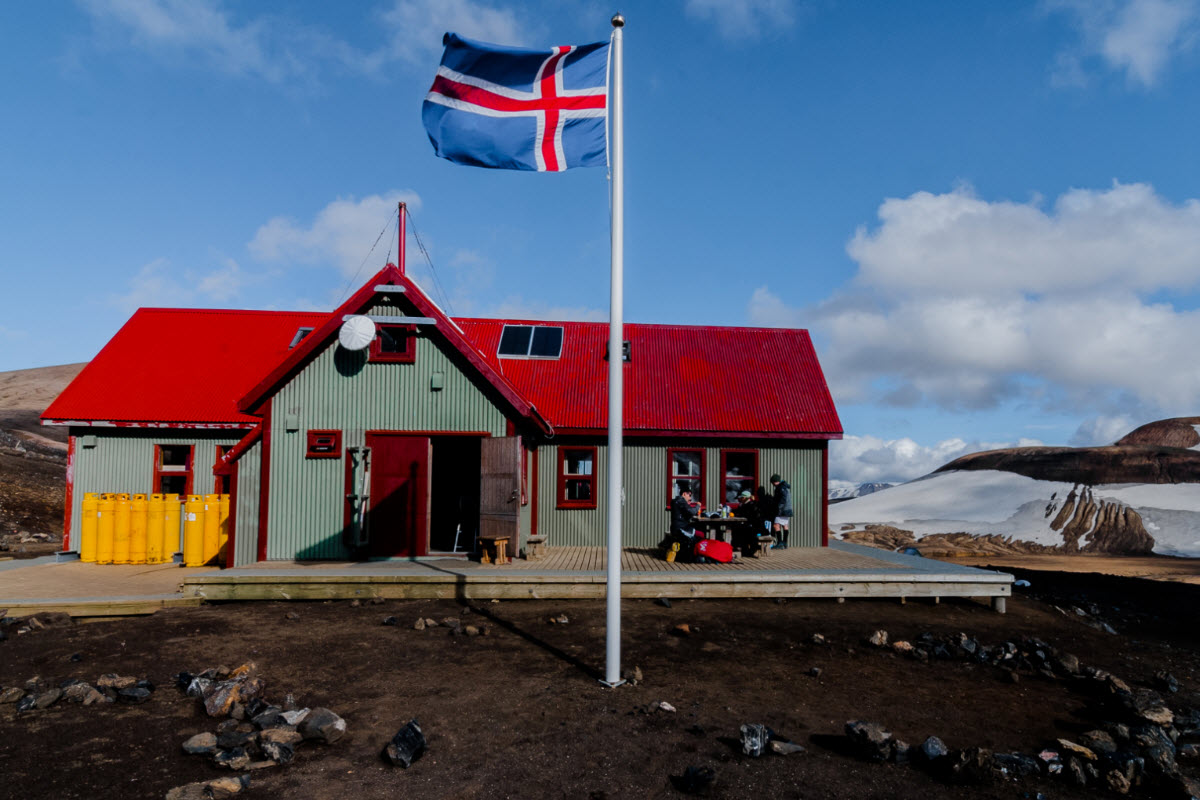 The hut at Hrafntinnusker on the Laugavegur trek