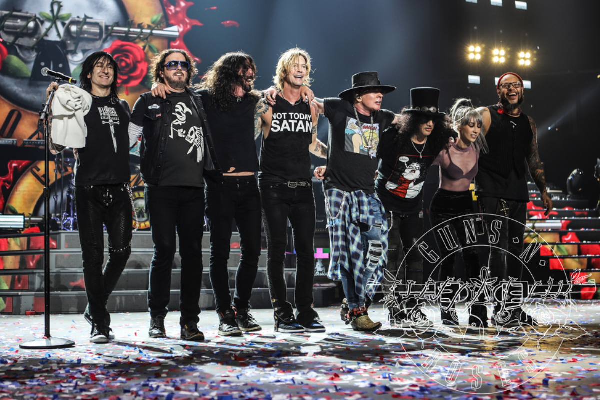 Photo from gunsnroses.com